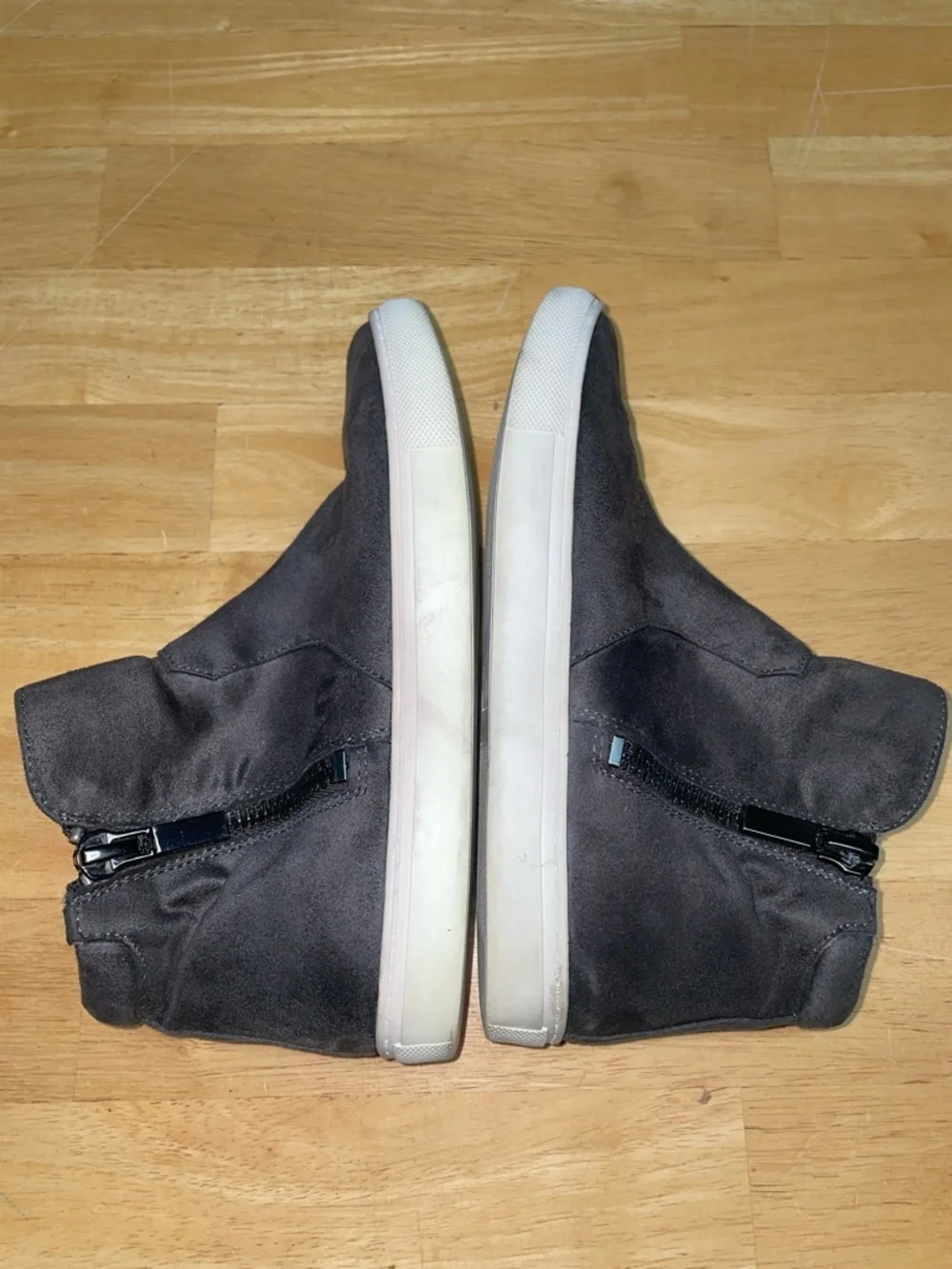 Bass Silvie Black Suede Zip-Accent Ankle Sneaker Boot. Size 7.